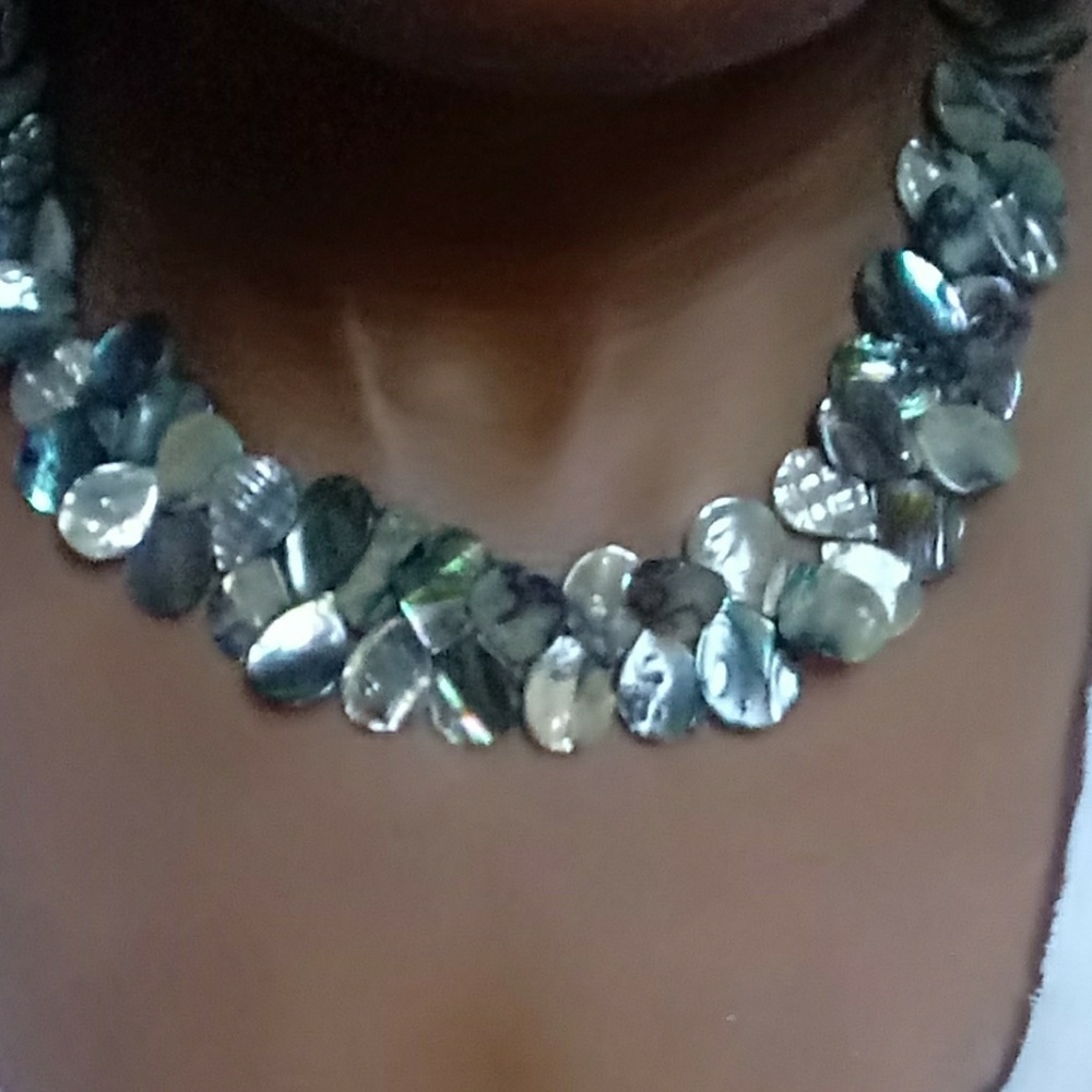 Abalone Shell Necklace - Picture 3 of 3